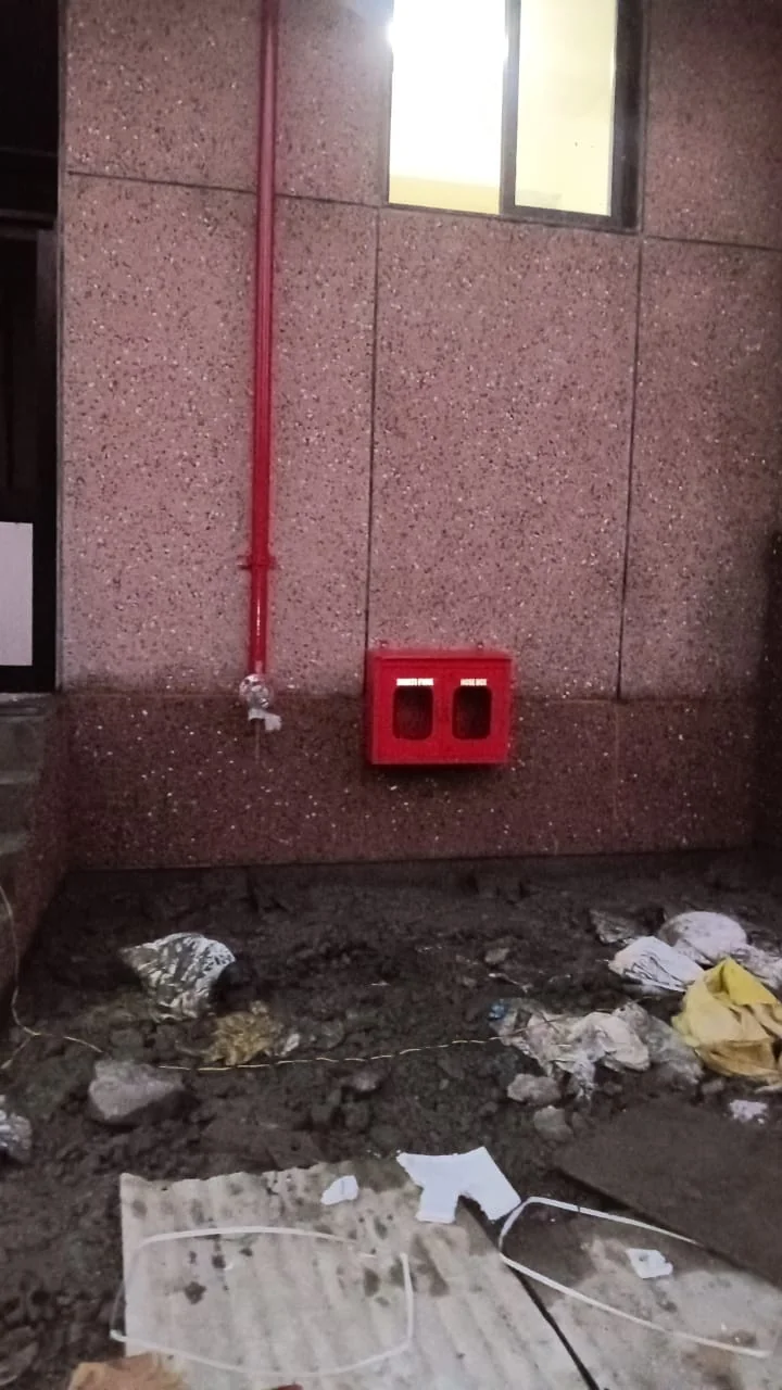 Wall hose box connected to fire line